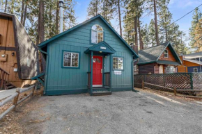 Moonridge Haus - Close to Slopes, Hot Tub, Deck, Fenced Yard